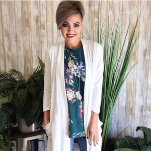 Nwot Boutique Ivory cardigan